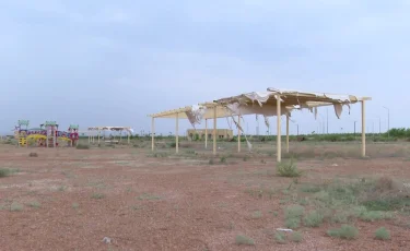 Көкке ұшқан ақша: Түркістан облысында жағажай қаңырап бос тұр