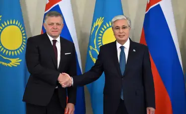 Қасым-Жомарт Тоқаев Словакия Премьер-министрі Роберт Фицомен келіссөз жүргізді