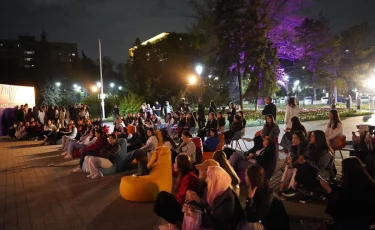 Бесплатные кинопоказы под открытым небом для молодёжи Алматы: где и когда