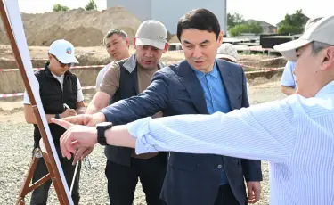 Аким Алматы потребовал завершить дорожные работы по городу до осени