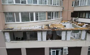 Пристройку к ЖК «Хан Тенгри» в Алматы сносят по решению суда