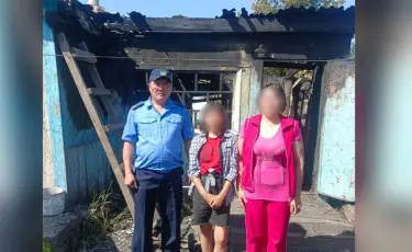 В СКО сотрудник службы пробации спас семью от пожара