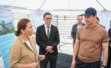 Дархан Сатыбалды Алмалы ауданындағы ескі тұрғын үйлерді жаңарту бағдарламасымен танысты