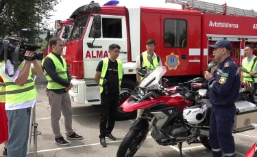 Өрт сөндіруші болуға тырыс: Алматыда БАҚ қызметкерлері ерекше іс-шараға қатысты