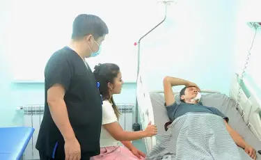 Шымкентте бірнеше адам жабылып ұрған автобус жүргізушісі ауруханада жатыр