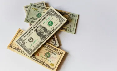 Курс евро и доллара в обменниках Астаны и Алматы 26 июня 2025