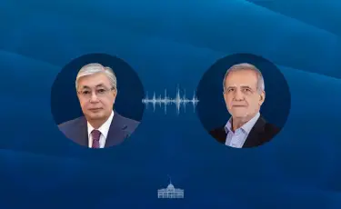 Глава государства провел телефонный разговор с Президентом Ирана Масудом Пезешкианом
