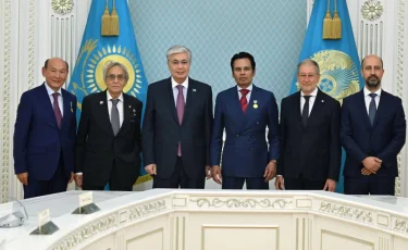 Мемлекет басшысы әлемдік нейрохирургия саласының өкілдерімен кездесті