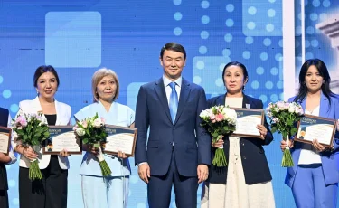 Алматыда Медицина қызметкерлері күніне арналған салтанатты шара өтті