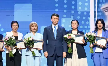 Алматыда Медицина қызметкерлері күніне арналған салтанатты шара өтті