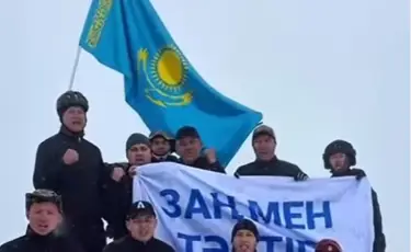 Флаг "Закон и порядок" подняли на высоте в Алматинской области