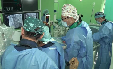 Қатерлі ісікті емдеу: елімізде робот көмегімен ота жасалмақ