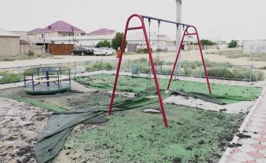 Желге ұшқан қаржы: былтыр пайдалануға берілген ойын алаңы жарамсыз