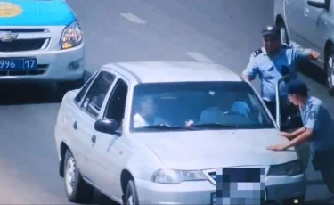 Полицей өз өмірін қатерге тікті: Шымкентте қауіпті жүргізуші ұсталды