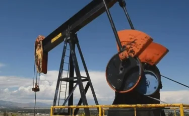 Баррель нефти эталонной марки Brent подешевел почти на 3%