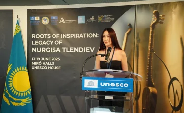 В Париже открылась выставка, посвященная Нургисе Тлендиеву