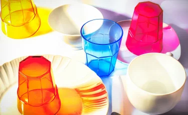 Учёные бьют тревогу: пластиковая посуда повышает риск инфаркта