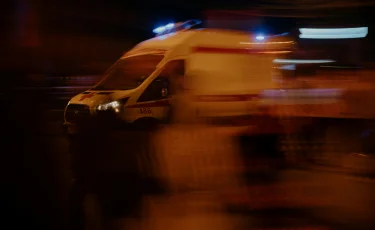 Оралда жедел жәрдем көлігі мен жеңіл автокөлік соқтығысты