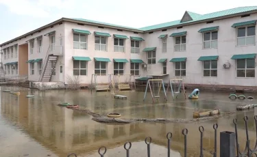 Кәріз жүйесі жоқ: Бейнеудегі көпқабатты үйлер су астында қалды