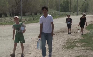 В ВКО реконструкция водопровода оставила посёлок без питьевой воды