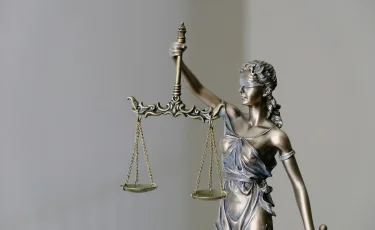 Обман пенсионеров: в Казахстане разоблачена преступная схема