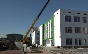 Проблему с нехваткой ученических мест решат в Алатауском районе до конца года