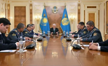 Глава государства провел совещание с руководящим составом Министерства обороны