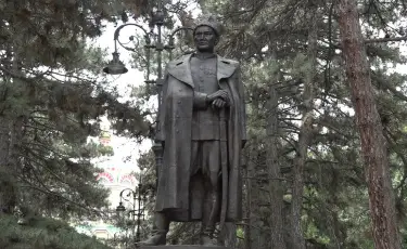 Алматылықтар Бауыржан Момышұлын еске алды