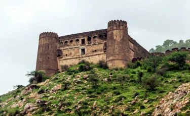 Необычный туризм: где можно прикоснуться к сверхъестественному в Азии