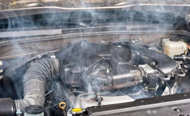 Полезный лайфхак: что делать, если двигатель автомобиля закипел в пробке