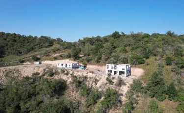 Алматы тау бөктерінде екі заңсыз нысан сүрілді