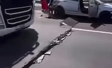 Аптап ыстық: Түркістанда жол жабыны көтеріліп, жарықтар пайда болды