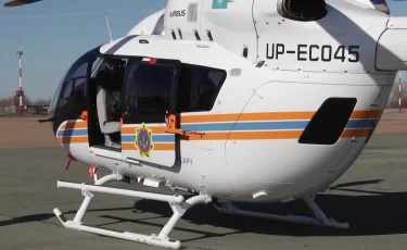 Қостанайда ер адам аяусыз соққан хирург санавиациямен елордаға жеткізілді