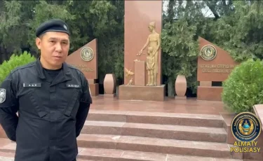 Не прошел мимо: полицейский спас магазин от пожара в Алматы