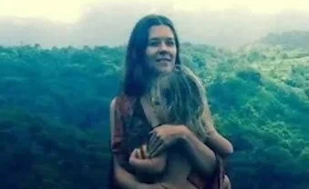 Жизнь в джунглях: женщину с двумя детьми нашли в пещере