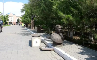 Ескерткіш құлап, мерт болды: Атырауда 7 жастағы қыздың өліміне қатысты сот үкімі шықты