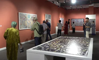 В Алматы открылась семейная выставка современного искусства «1+1»