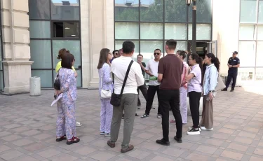 Англияға барып, мол табысқа кенелмек болған 350 адам сан соғып қалды