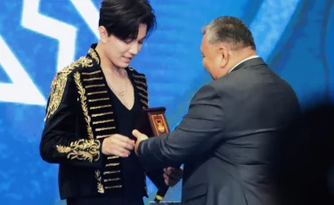 Димаш Кудайберген стал Народным артистом Кыргызстана