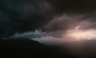 Град и непогода: чего ждать 11 июля жителям севера и востока