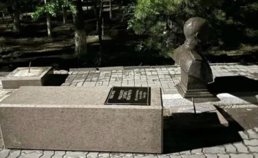 Девочка погибла под памятником в Атырау: суд вынес приговор