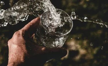 Сколько воды нужно пожилому человеку в жару