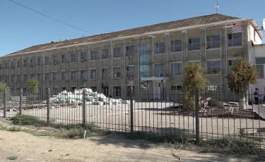 Маңғыстау ауданында іргетасы 60 жыл бұрын қаланған мектептер жаңартылып жатыр