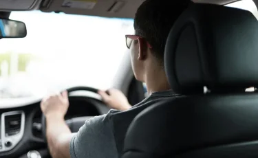 На дороге не играют: пьяный водитель врезался в полицейскую машину и отправился за решетку