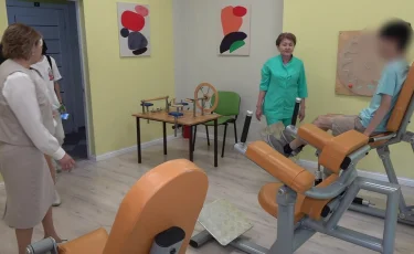 Мүмкіндігі шектеулі жандарға қолдау: Алматыда арнайы орталықтар әр ауданда ашыла ма