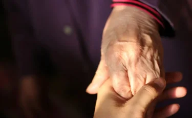 Адам неше жаста тез қартая бастайды