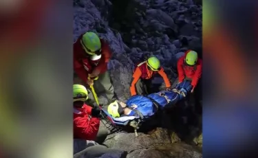 «Үш ағайынды» шыңын бағындырмақ болған жасөспірім жардан құлап кетті