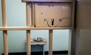 Францияда тұтқын түрмеден қашып кетті