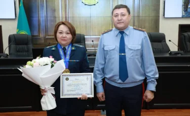 Полицейская из Астаны стала чемпионкой по стрельбе из боевого оружия