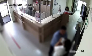 Дәрігерді соққыға жыққан: Қарағандыда қылмыстық іс қозғалды